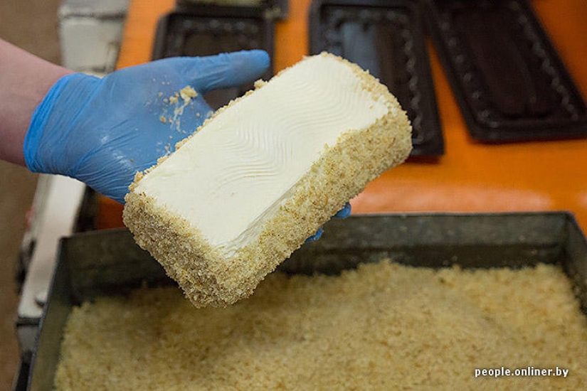 "Fabulous" photo report: how your favorite Soviet cakes are made "Fabulous" photo report: how your favorite Soviet cakes are made