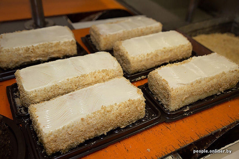 "Fabulous" photo report: how your favorite Soviet cakes are made "Fabulous" photo report: how your favorite Soviet cakes are made