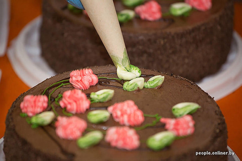 "Fabulous" photo report: how your favorite Soviet cakes are made "Fabulous" photo report: how your favorite Soviet cakes are made