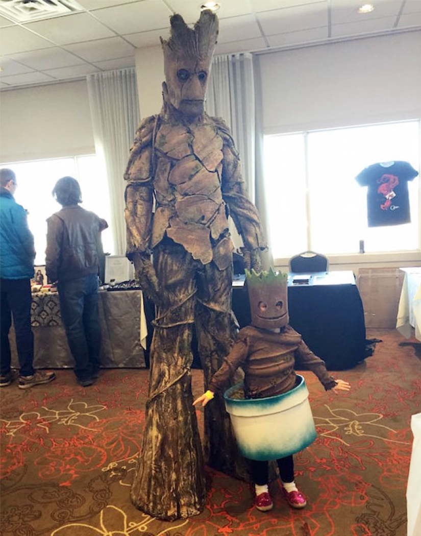 Family contract: how parents and children prepare Halloween costumes together Family contract: how parents and children prepare Halloween costumes together