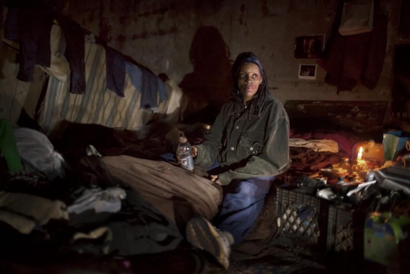 Family relationships of homeless people from the New York subway