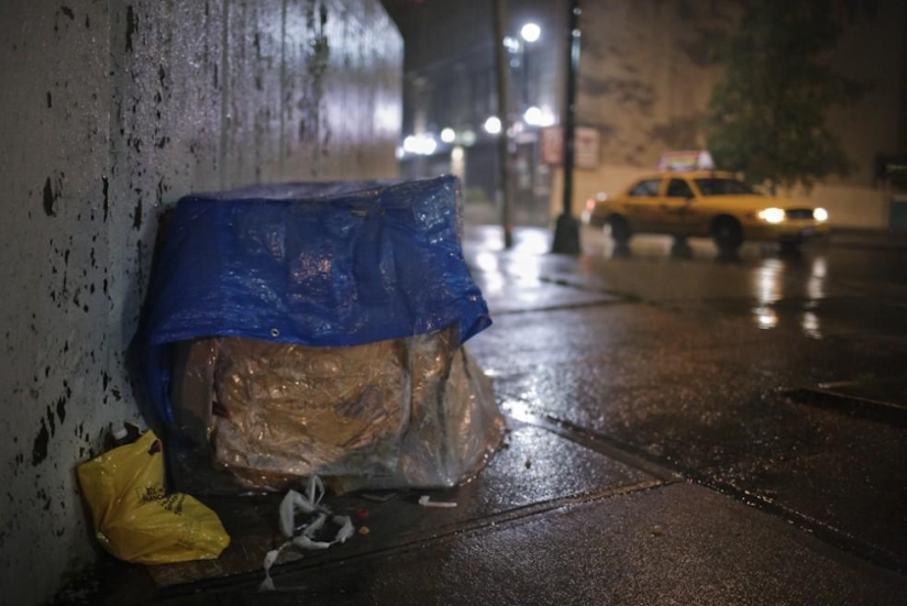 Family relationships of homeless people from the New York subway