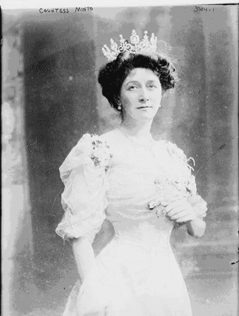 Fascinating and frightening "live photos" from the archives