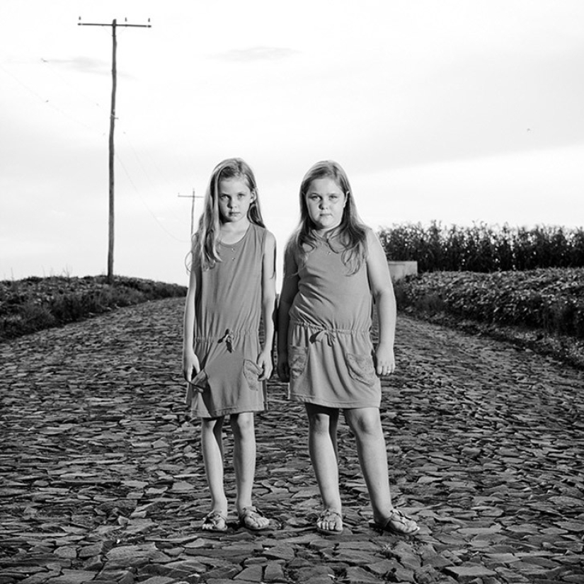 Fascinating portraits of twins Fascinating portraits of twins