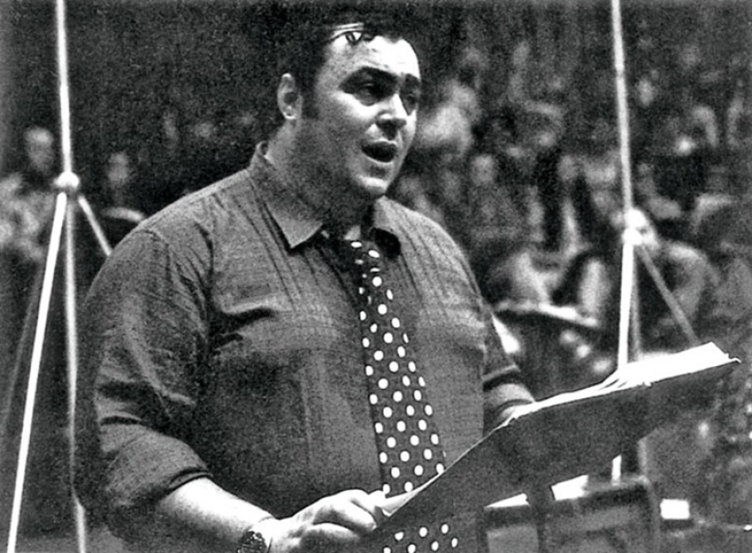 Feliz cumpleaños, Maestro: por siempre vivo Luciano Pavarotti Feliz cumpleaños, Maestro: por siempre vivo Luciano Pavarotti