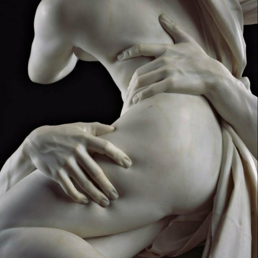 Female beauty, which is frozen in marble. How ancient sculptors saw female beauty