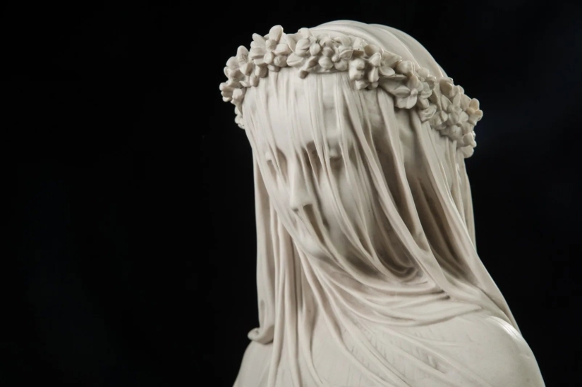 Female beauty, which is frozen in marble. How ancient sculptors saw female beauty