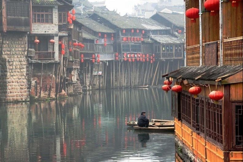 Fenghuang es una de las ciudades más bellas de China
