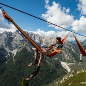 Festival inusual - en hamacas sobre el abismo