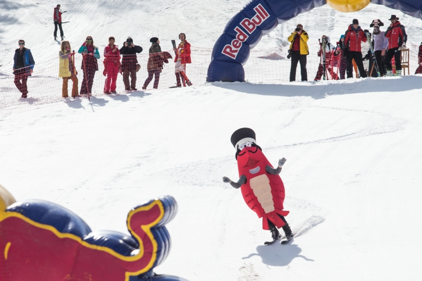Fiesta fuerte en Snezhny: la carrera de snowboard más creativa de Rusia