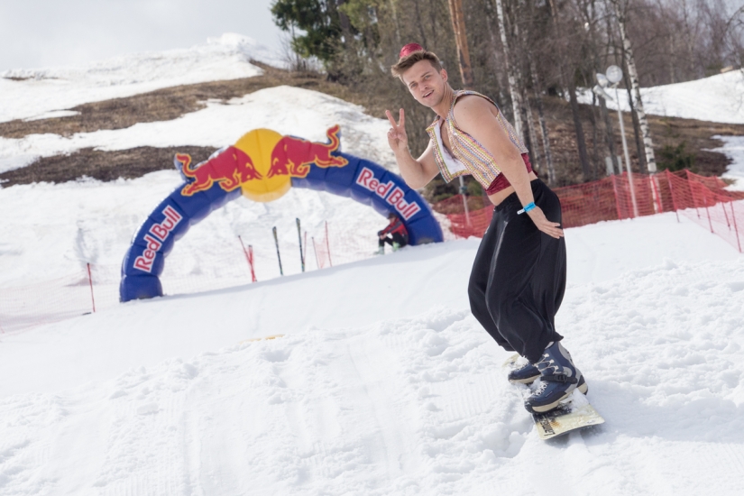 Fiesta fuerte en Snezhny: la carrera de snowboard más creativa de Rusia