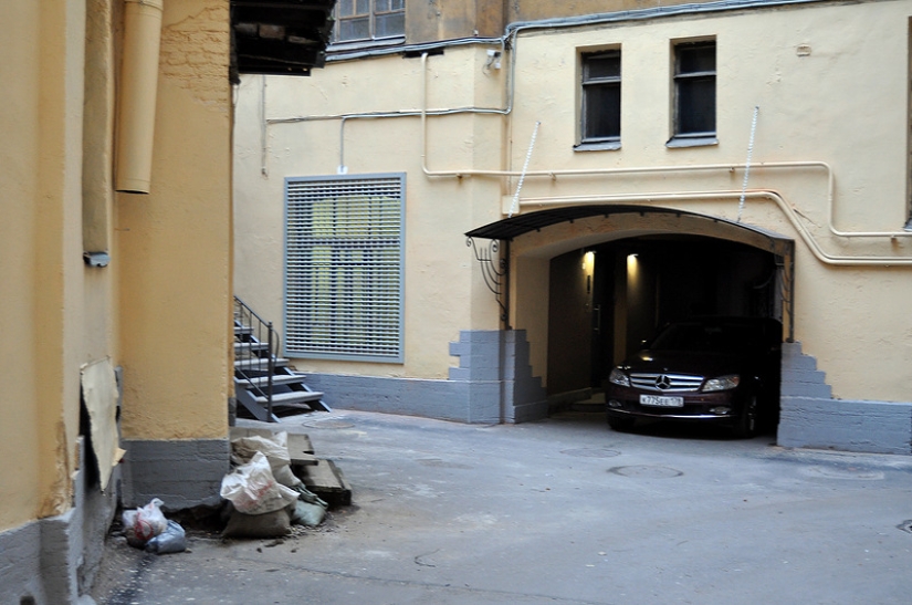 Film walk with Sergey Bodrov to the filming locations of the film "Brother"