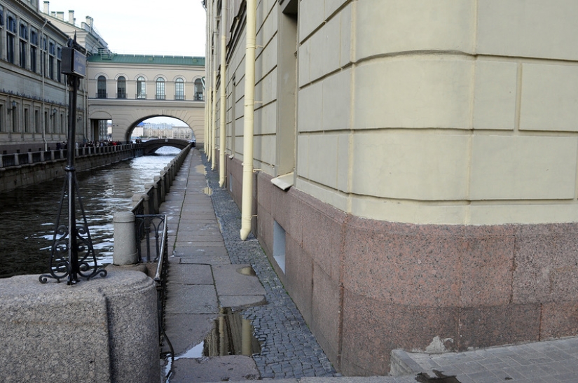 Film walk with Sergey Bodrov to the filming locations of the film "Brother"