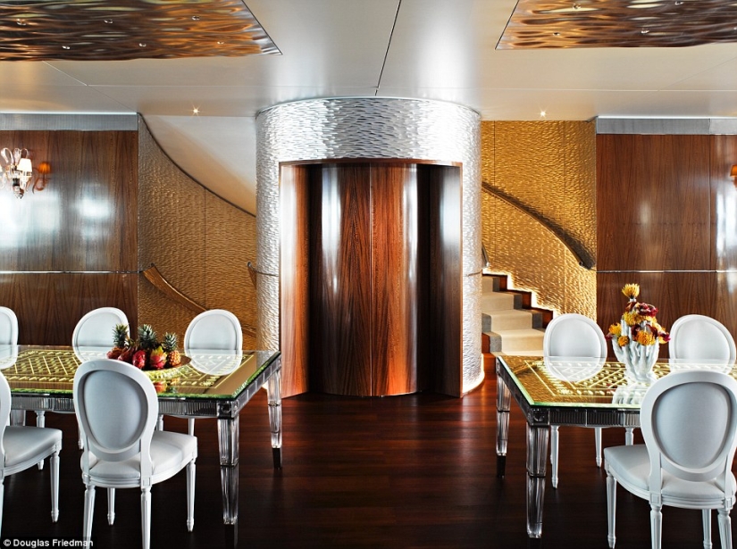 First published pictures of the luxurious interiors of billionaire Melnichenko's yacht for $ 300 million