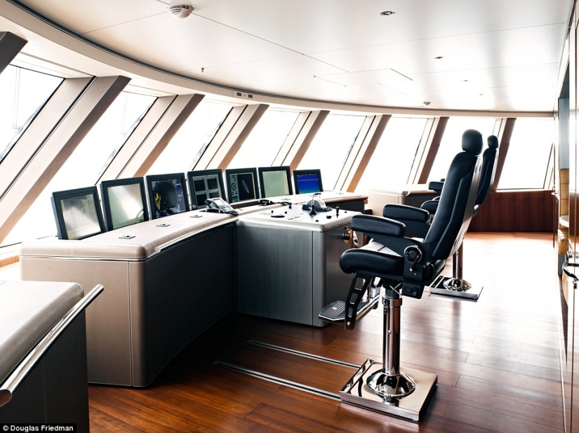 First published pictures of the luxurious interiors of billionaire Melnichenko's yacht for $ 300 million