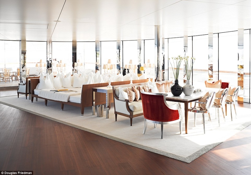 First published pictures of the luxurious interiors of billionaire Melnichenko's yacht for $ 300 million