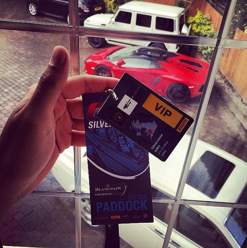 Flota de superdeportivos de 19 años