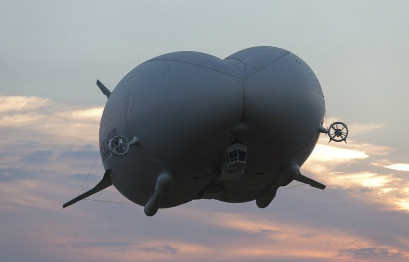 Flying butt: the world's largest aircraft launched in the UK