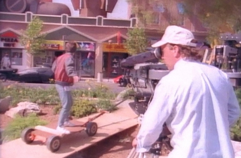 Flying in reality: how to shoot flying skates for the blockbuster "Back to the Future 2"
