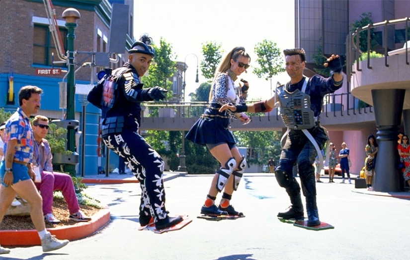 Flying in reality: how to shoot flying skates for the blockbuster "Back to the Future 2"