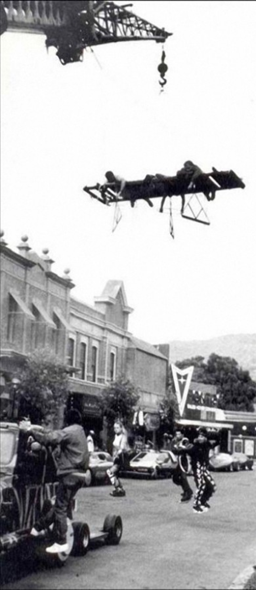 Flying in reality: how to shoot flying skates for the blockbuster "Back to the Future 2"