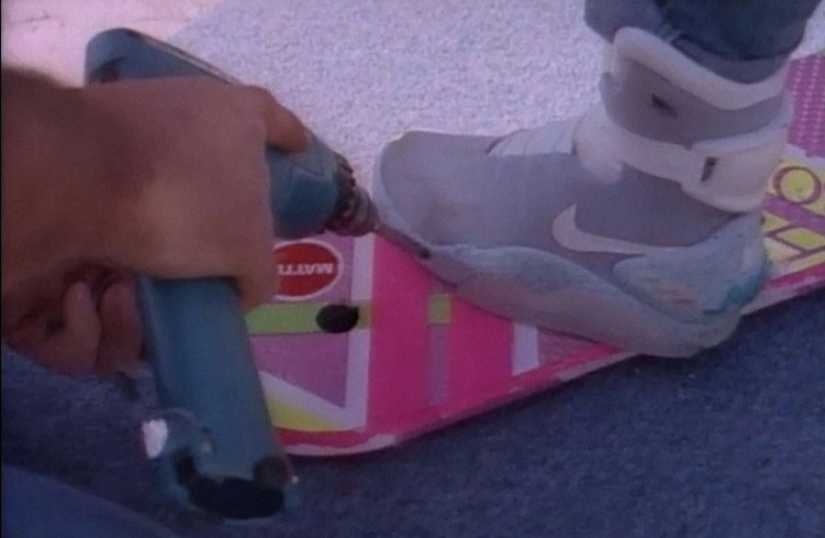 Flying in reality: how to shoot flying skates for the blockbuster "Back to the Future 2"