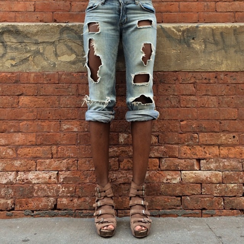 For a long time I could not forget those legs For a long time I could not forget those legs