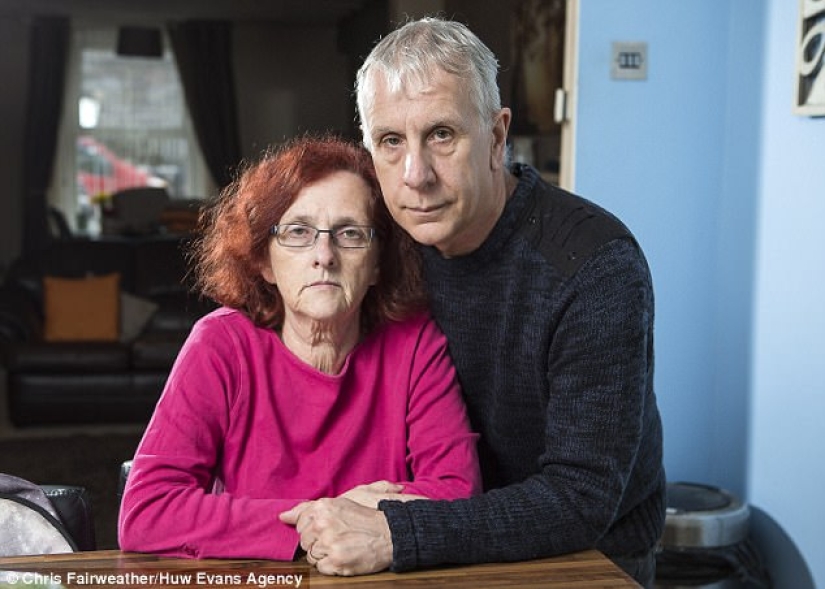 For some reason, the couple convinced their loved ones to quit their jobs, promising to share an inheritance that she did not have For some reason, the couple convinced their loved ones to quit their jobs, promising to share an inheritance that she did not have