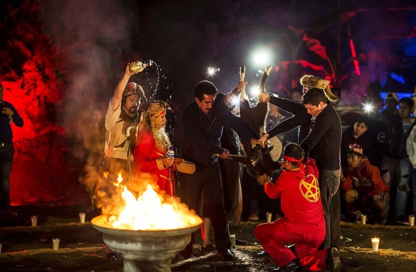 Forbidden photos from the chilling black mass of Satanists Forbidden photos from the chilling black mass of Satanists