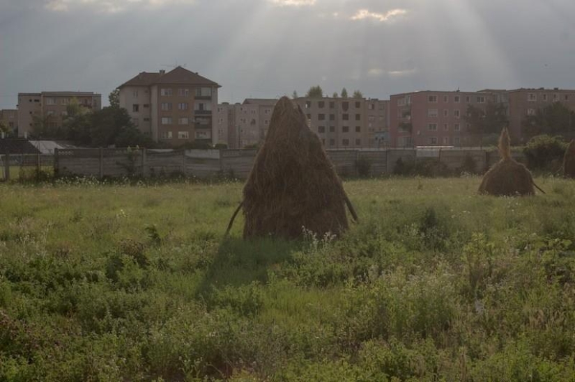 Fotógrafo muestra cómo se está muriendo su ciudad natal en Transilvania