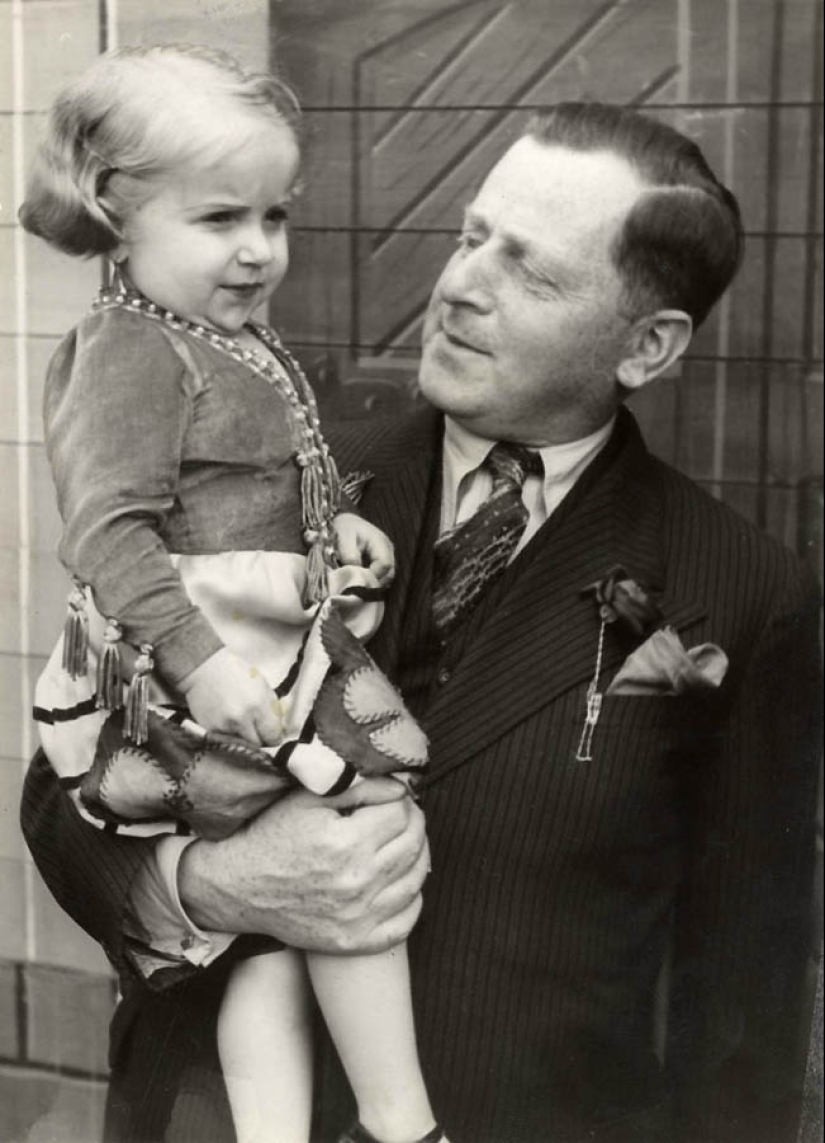 Foto retro: De la vida de los liliputienses