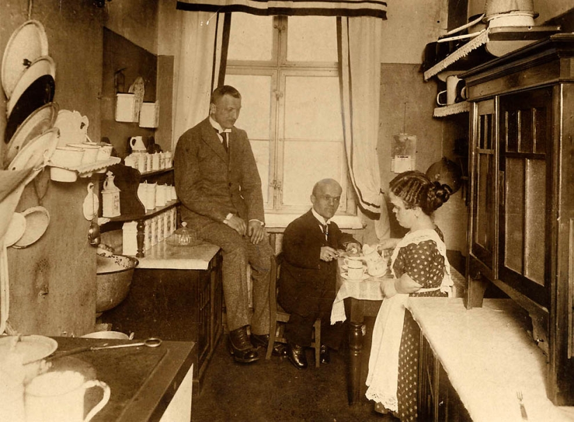 Foto retro: De la vida de los liliputienses