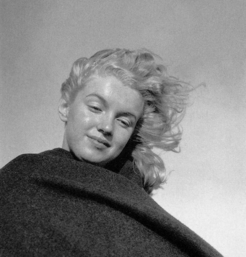 Fotos de playa no identificadas de Marilyn Monroe tomadas por su amante Fotos de playa no identificadas de Marilyn Monroe tomadas por su amante
