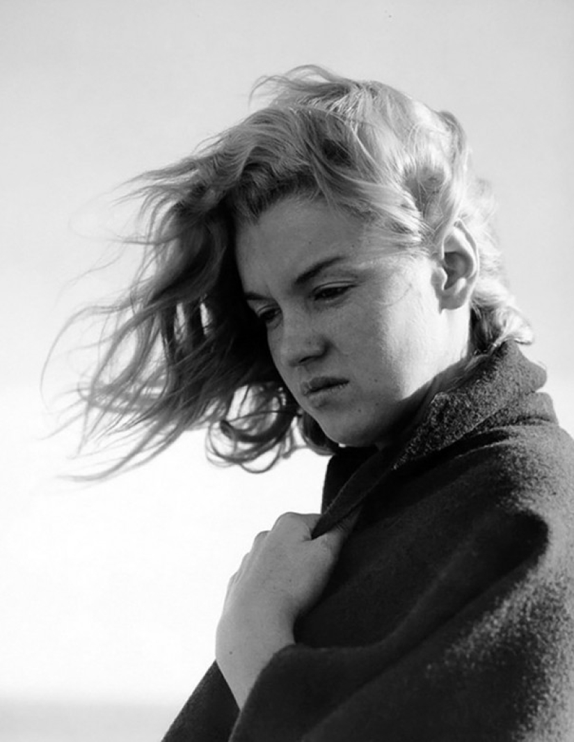 Fotos de playa no identificadas de Marilyn Monroe tomadas por su amante Fotos de playa no identificadas de Marilyn Monroe tomadas por su amante