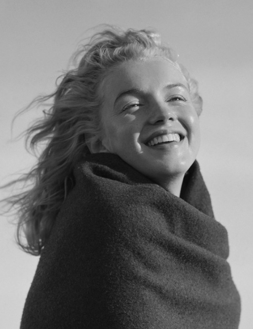 Fotos de playa no identificadas de Marilyn Monroe tomadas por su amante Fotos de playa no identificadas de Marilyn Monroe tomadas por su amante
