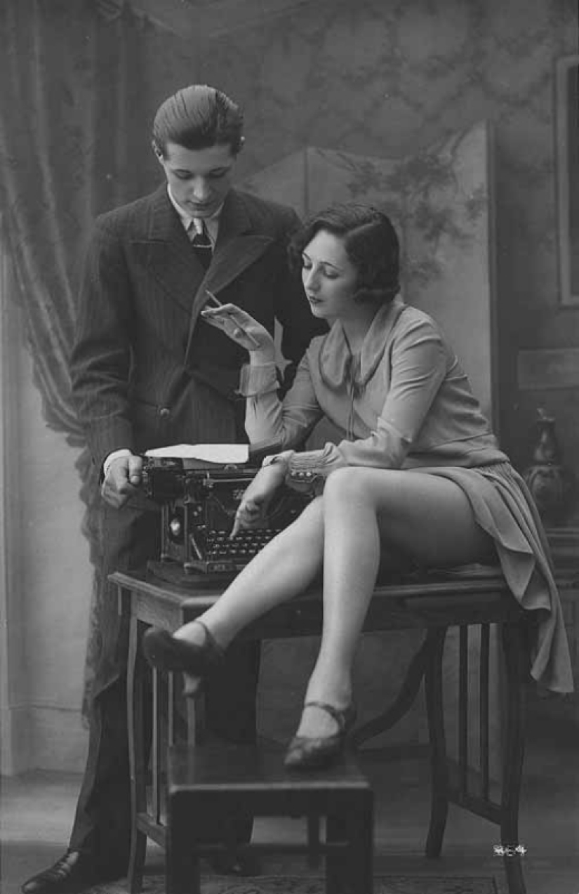 Fotos eróticas de chicas con máquinas de escribir de la década de 1920 Fotos eróticas de chicas con máquinas de escribir de la década de 1920