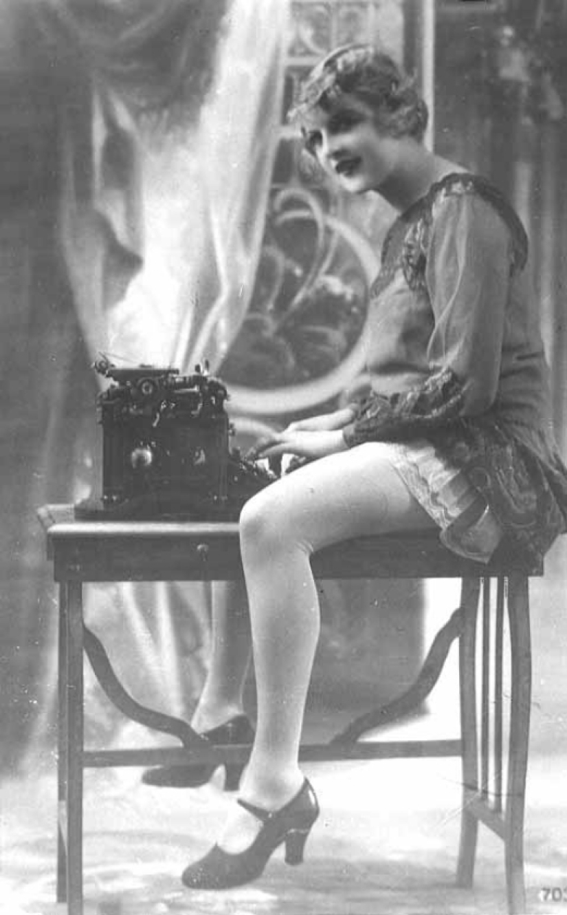 Fotos eróticas de chicas con máquinas de escribir de la década de 1920 Fotos eróticas de chicas con máquinas de escribir de la década de 1920
