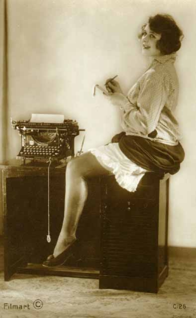 Fotos eróticas de chicas con máquinas de escribir de la década de 1920 Fotos eróticas de chicas con máquinas de escribir de la década de 1920