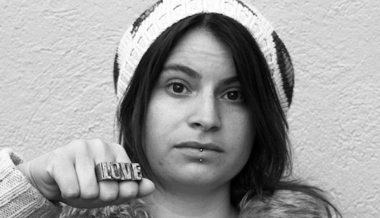 Fotos poderosas de lo que usan las niñas para protegerse