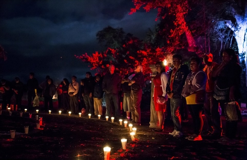 Fotos prohibidas de la escalofriante masa negra de satanistas Fotos prohibidas de la escalofriante masa negra de satanistas