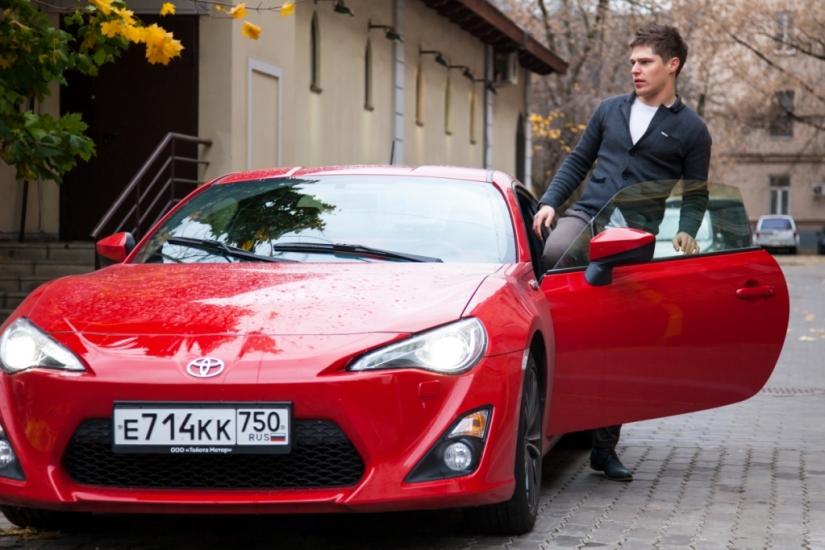 Founder of MixVille Confectionery: How to Start a Chocolate Factory at 20