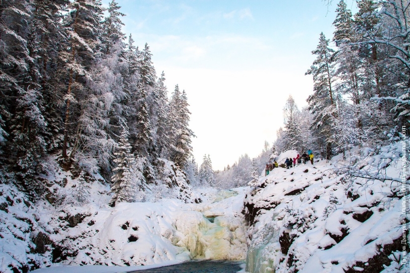 “Frozen, but not frozen” - Kivach waterfall in winter
