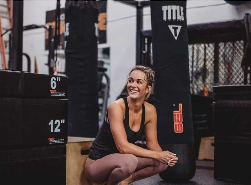 Fue luchadora, pero se convirtió en la primera comentarista de UFC: Laura Sankoh Fue luchadora, pero se convirtió en la primera comentarista de UFC: Laura Sankoh