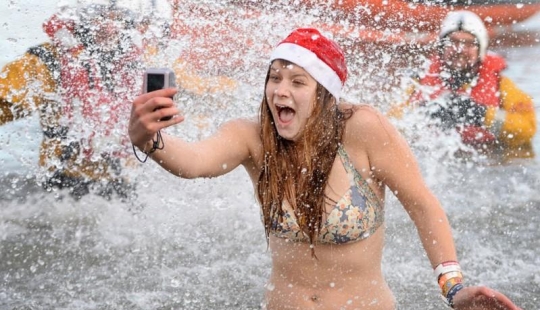 Fuegos artificiales, playas y champán: cómo el mundo recibió el nuevo año 2014