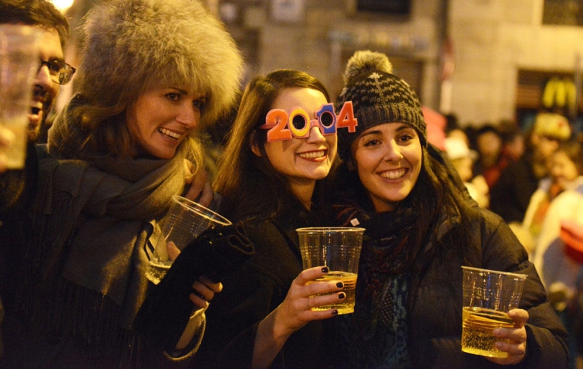 Fuegos artificiales, playas y champán: cómo el mundo recibió el nuevo año 2014 Fuegos artificiales, playas y champán: cómo el mundo recibió el nuevo año 2014