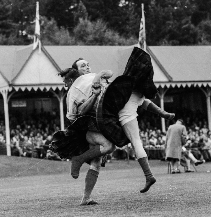 Fuerza, Coraje y Faldas Voladoras - Highland Games en Escocia Fuerza, Coraje y Faldas Voladoras - Highland Games en Escocia