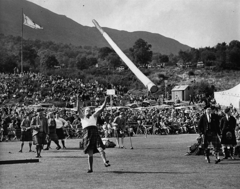 Fuerza, Coraje y Faldas Voladoras - Highland Games en Escocia Fuerza, Coraje y Faldas Voladoras - Highland Games en Escocia