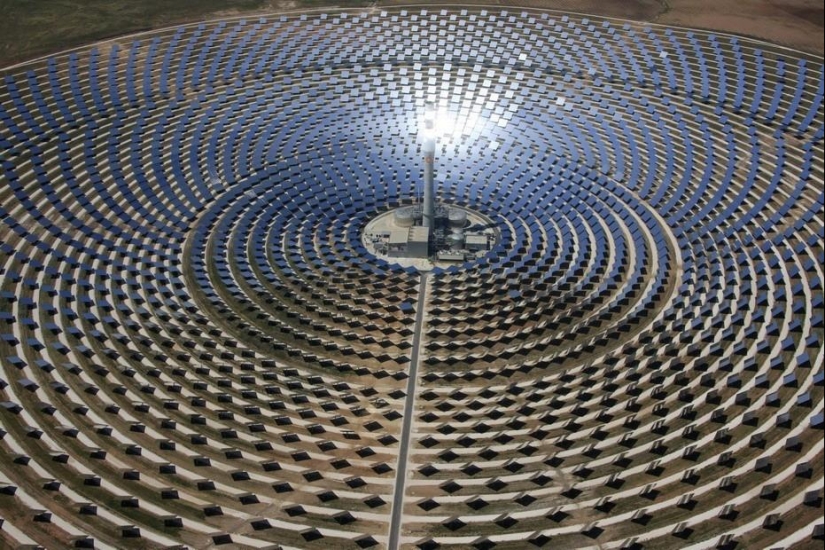 Gemasolar is the world's first 24/7 solar power plant Gemasolar is the world's first 24/7 solar power plant
