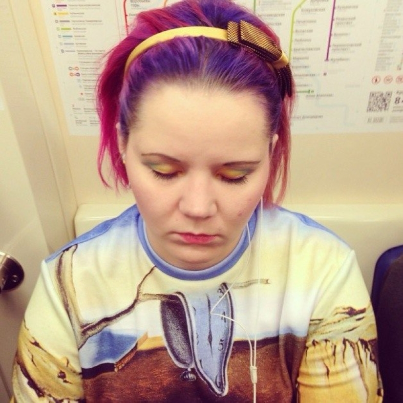 Gente de moda del metro de Moscú Gente de moda del metro de Moscú