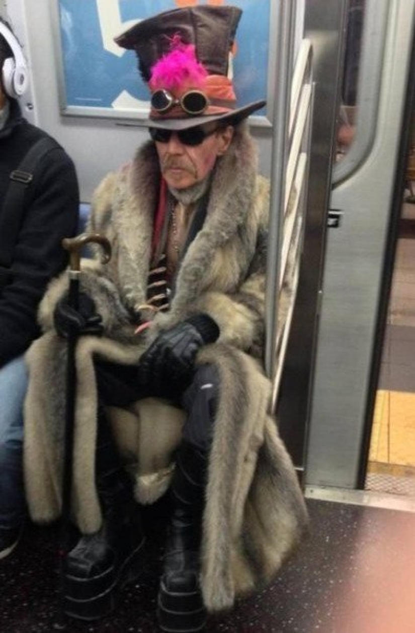 Gente de moda del metro de Moscú Gente de moda del metro de Moscú